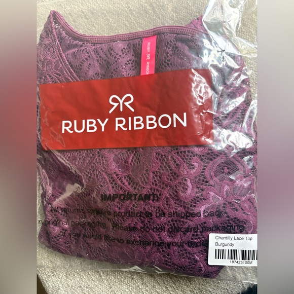 Ruby Ribbon Chantilly Lace Top in Burgundy NWT - Picture 5 of 6